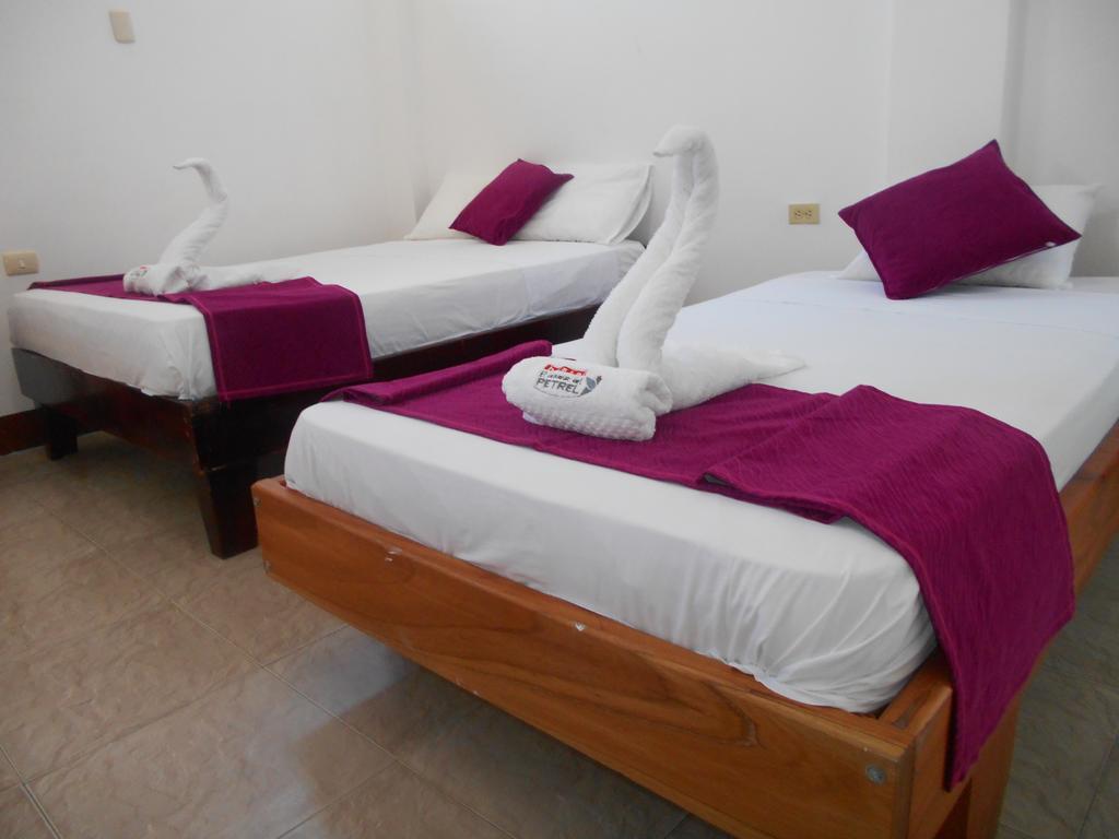 El Descanso Del Petrel Puerto Ayora  Ngoại thất bức ảnh